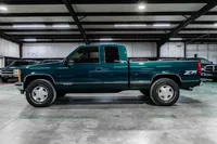 1996-Chevrolet-Silverado-Emerald Green Metallic-146925-34.jpg